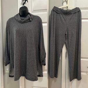 Robert Louis Size L Set - Cowl Neck Sweater
& Patterned Pants palazzo style